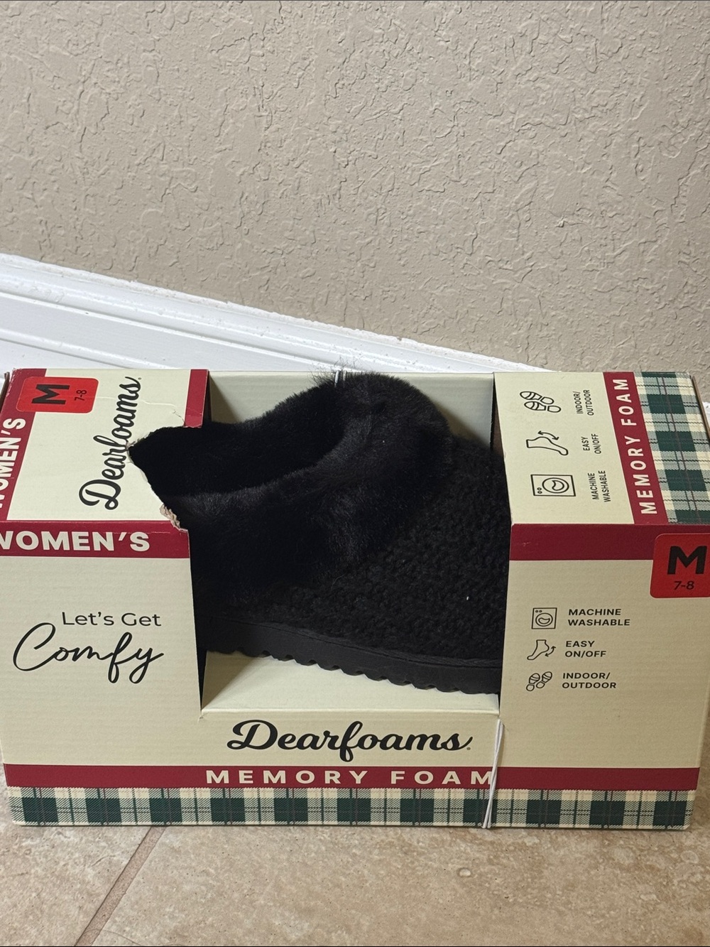 NIB Dearfoams Women's Black Sz M 7-8 Slip-On Memory Foam Slippers
